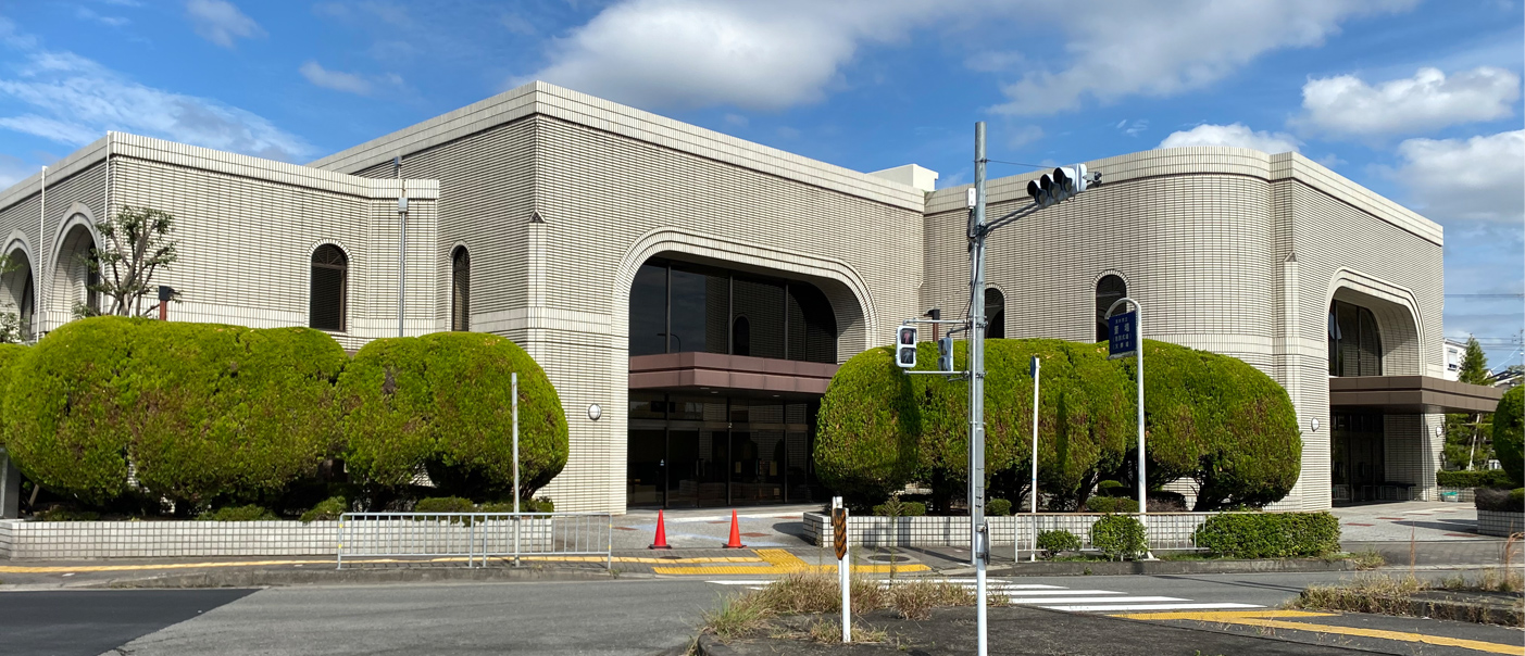 茨木市立斎場の外観 - 【茨木市】費用・移動時間を抑えた葬儀が可能な斎場