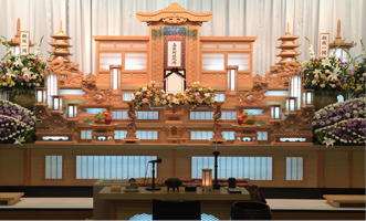 茨木市の家族葬専用葬儀式場 - あい友社会館祭壇